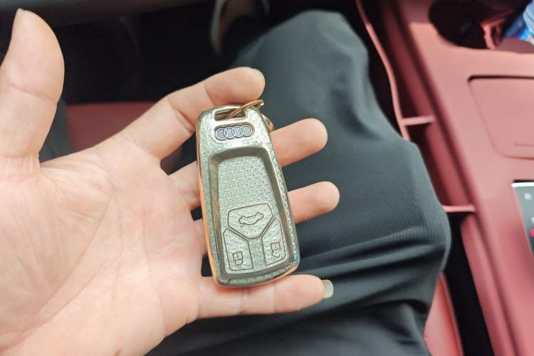 Used Audi A4L 2024 40 TFSI Luxury Dynamic Edition (Starry Night Version) Vehicle Key