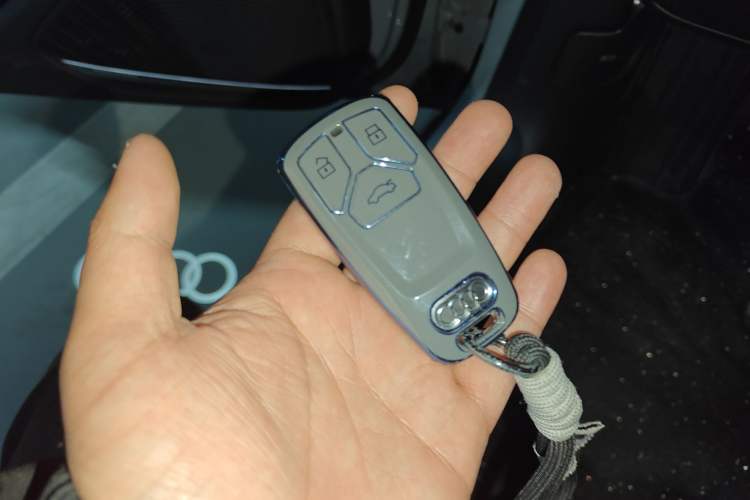 Used Audi A4L 2024 40 TFSI Luxury Dynamic Edition (Starry Night Version) Vehicle Key