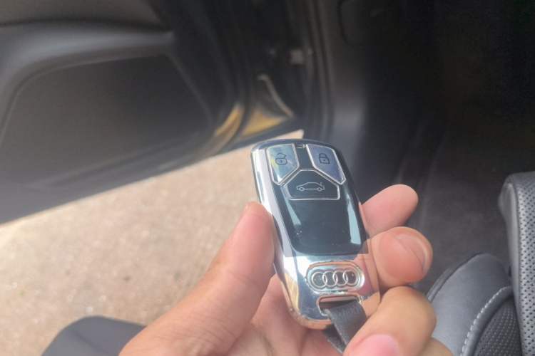Used Audi A4L 2024 40 TFSI Luxury Dynamic Edition Vehicle Key
