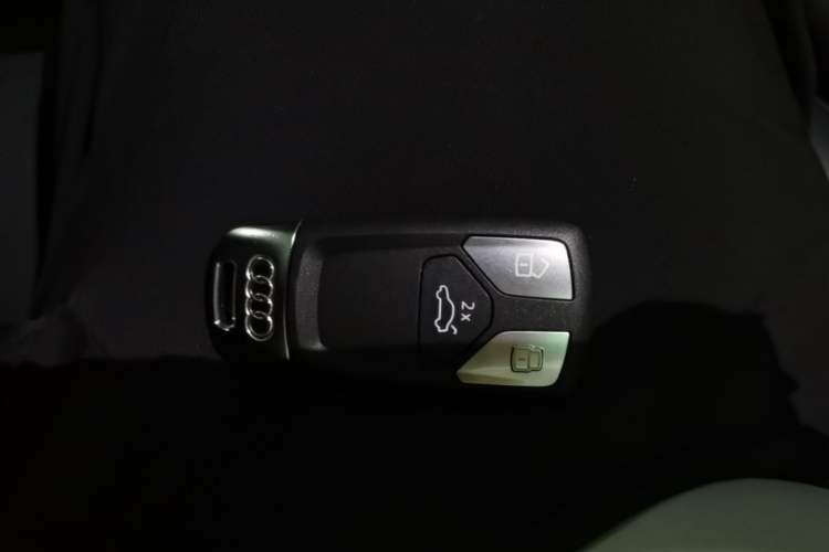Used Audi A4L 2024 40 TFSI Fashion Dynamic Model Vehicle Key