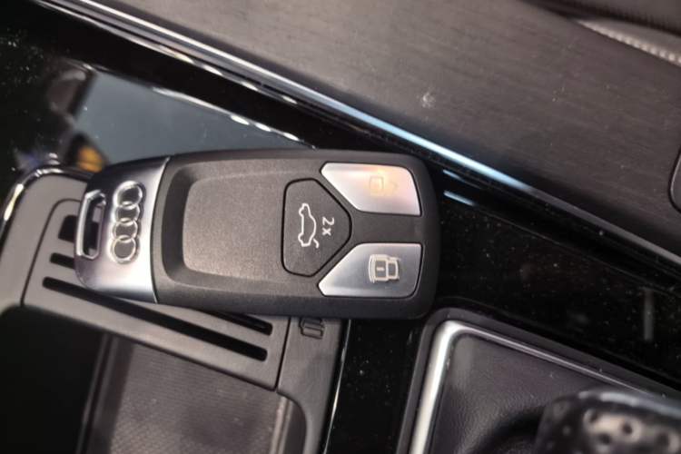 Used Audi A4L 2024 40 TFSI Luxury Dynamic Edition Vehicle Key