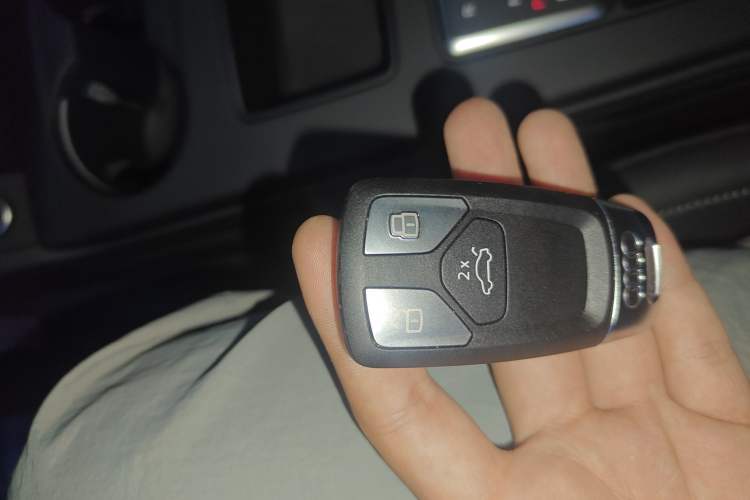 Used Audi A4L 2024 40 TFSI Fashion Dynamic Model Vehicle Key