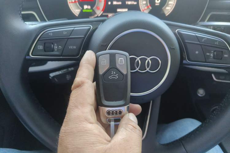 Used Audi A4L 2024 40 TFSI Fashion Dynamic Model Vehicle Key