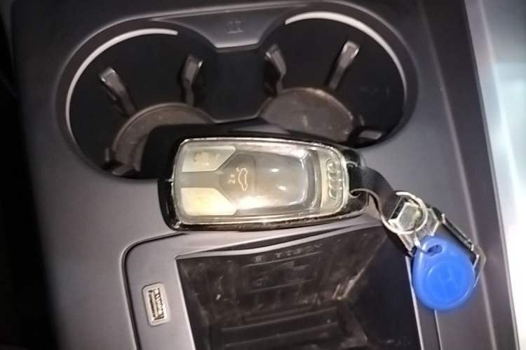 Used Audi A4L 2024 40 TFSI Fashion Dynamic Model Vehicle Key