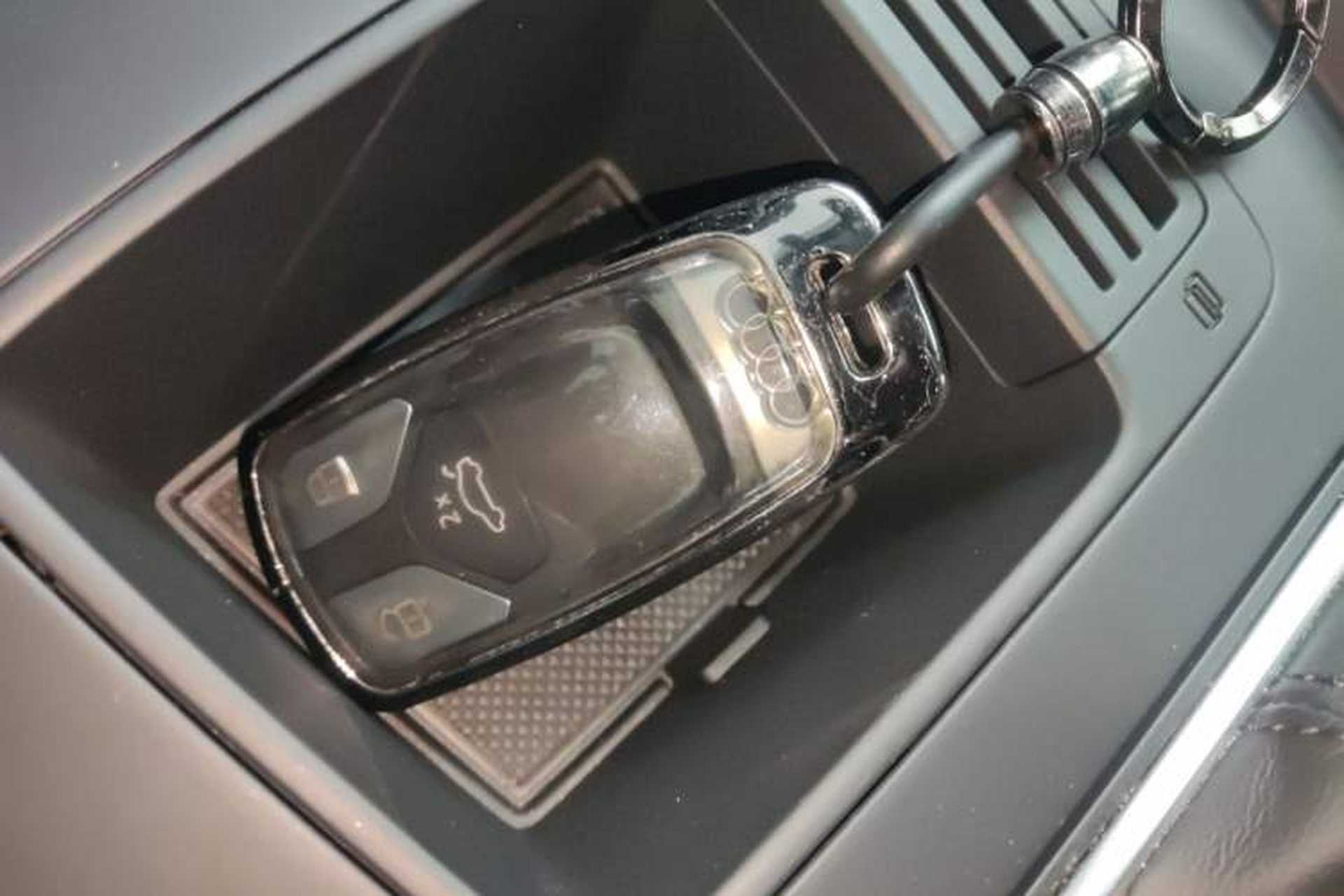 Used Audi A4L 2024 40 TFSI Fashion Dynamic Model Vehicle Key