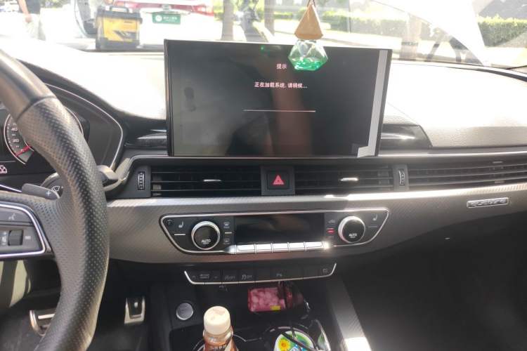 Used Audi A4L  Audio And AC Panel