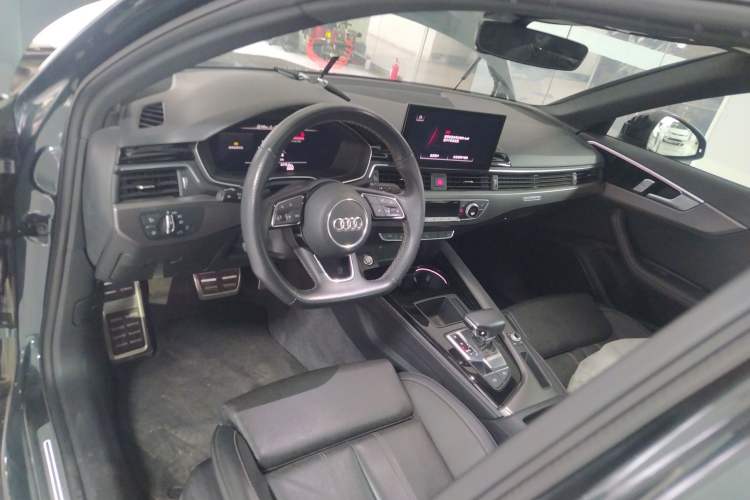 Used Audi A4L 2024 40 TFSI quattro RS Performance Package Center Console