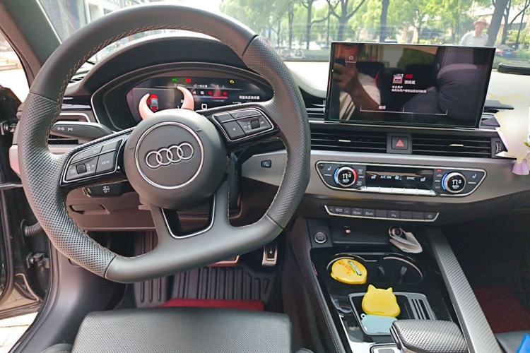 Used Audi A4L 2024 40 TFSI Luxury Dynamic Edition Center Console