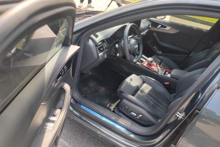 Used Audi A4L  Driver Seat