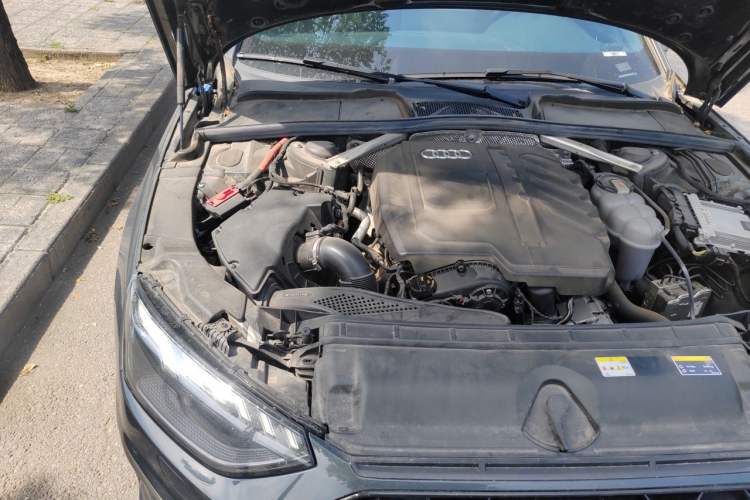 Used Audi A4L  Engine Bay Right