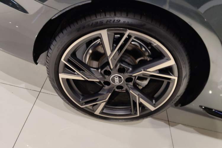 Used Audi A4L 2024 40 TFSI quattro RS Performance Package Exterior 5