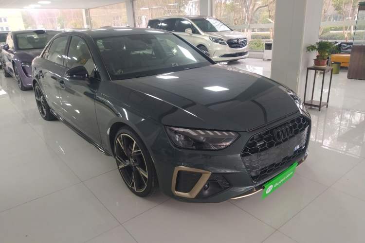 Used Audi A4L 2024 40 TFSI quattro RS Performance Package Front Right 45 Deg