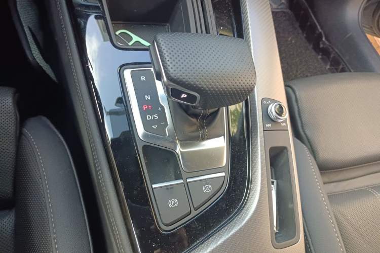 Used Audi A4L 2024 40 TFSI quattro RS Performance Package Gear Lever