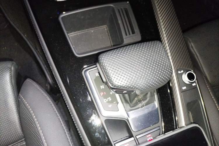 Used Audi A4L 2024 40 TFSI quattro RS Performance Package Gear Lever