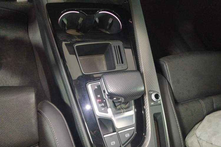 Used Audi A4L 2024 40 TFSI quattro RS Performance Package Gear Lever