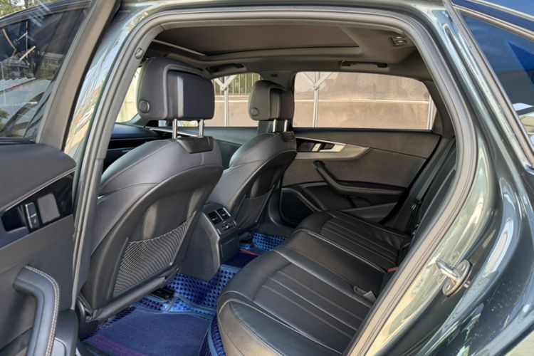 Used Audi A4L 2024 40 TFSI quattro RS Performance Package Interior 1