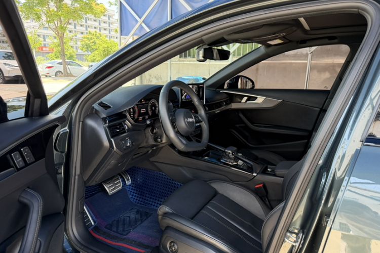 Used Audi A4L 2024 40 TFSI quattro RS Performance Package Interior 2