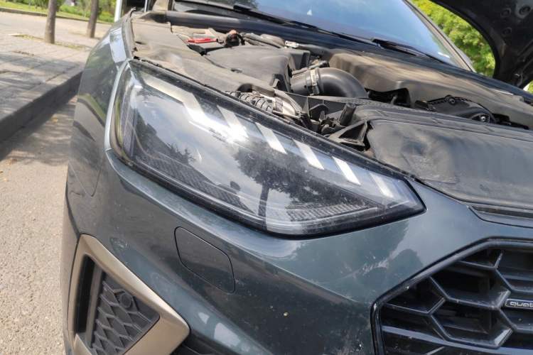 Used Audi A4L  Right Front Headlight