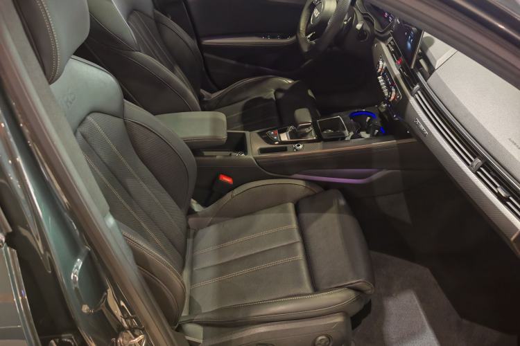 Used Audi A4L 2024 40 TFSI quattro RS Performance Package Right Front Seat