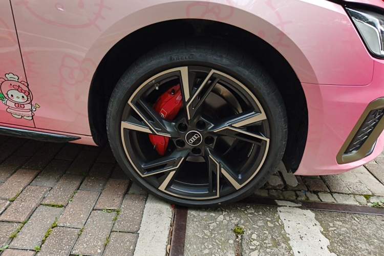 Used Audi A4L 2024 40 TFSI Luxury Dynamic Edition Right Front Wheel Hub