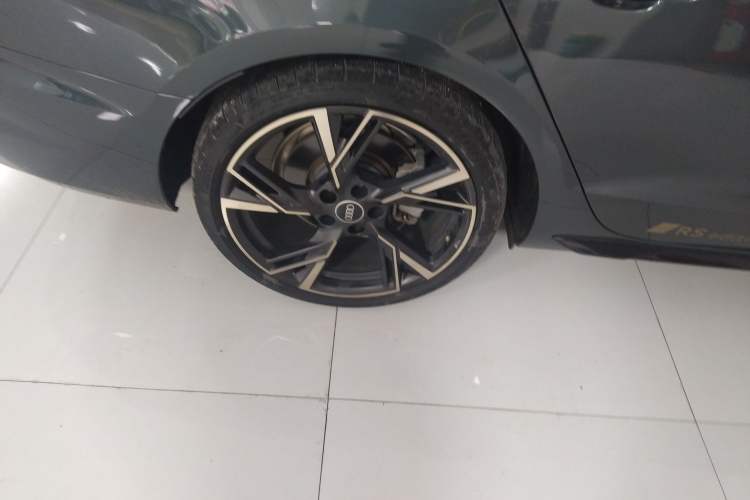 Used Audi A4L 2024 40 TFSI quattro RS Performance Package Right Rear Wheel Hub