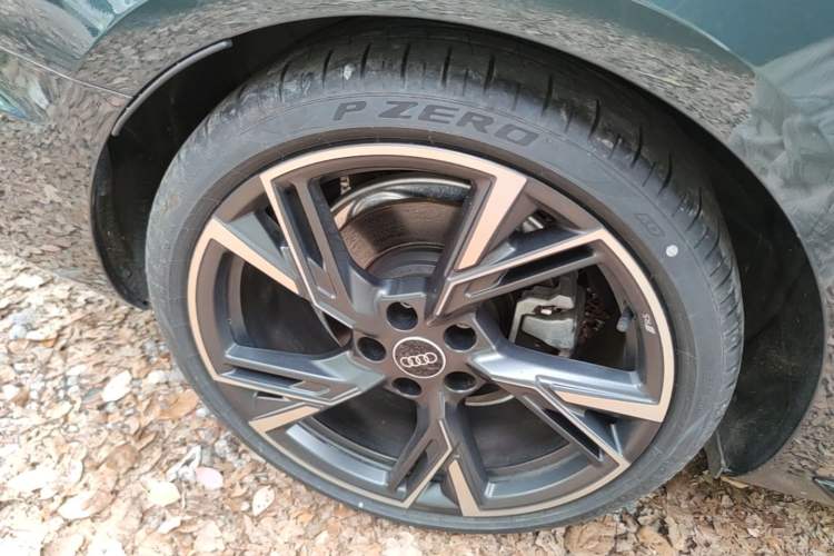 Used Audi A4L 2024 40 TFSI quattro RS Performance Package Right Rear Wheel Hub