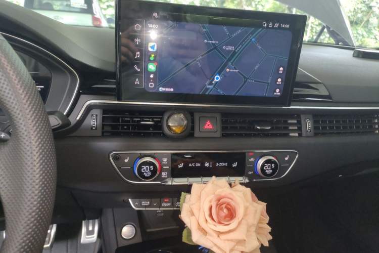 Used Audi A4L 2024 40 TFSI Luxury Dynamic Edition Audio And AC Panel