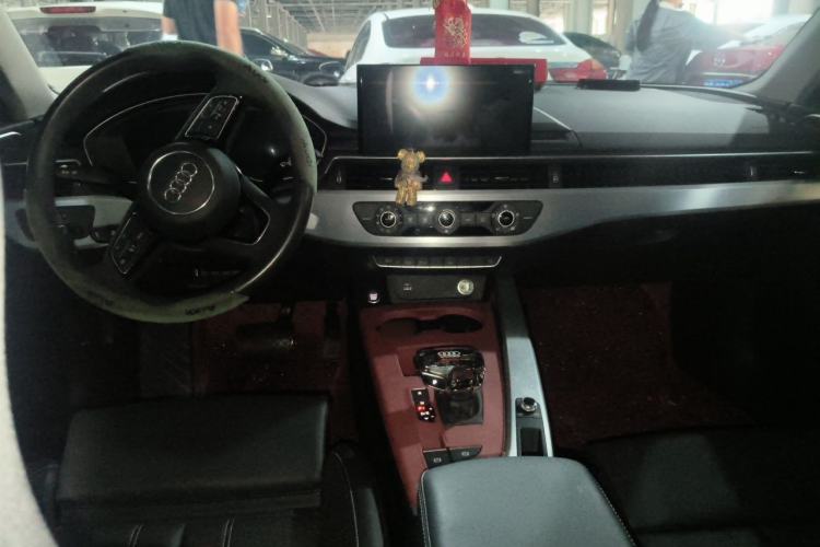 Used Audi A4L 2024 40 TFSI Fashion Dynamic Model Center Console