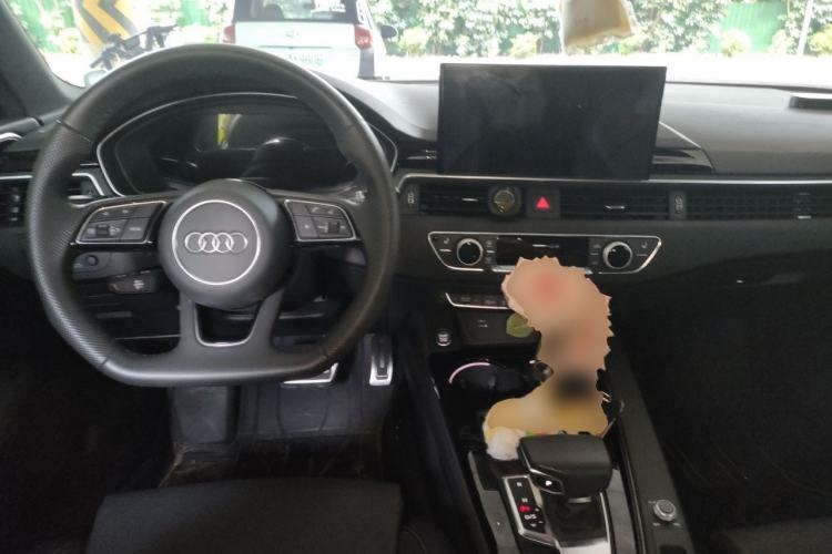 Used Audi A4L 2024 40 TFSI Luxury Dynamic Edition Center Console