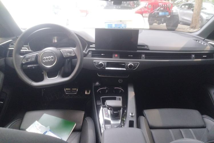 Used Audi A4L 2024 40 TFSI Luxury Dynamic Edition Center Console