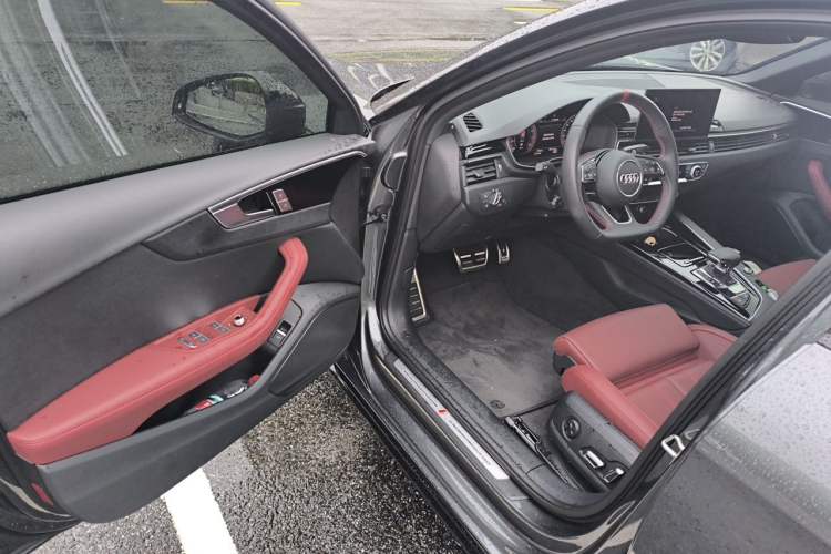 Used Audi A4L 2024 40 TFSI Luxury Dynamic Edition Driver Seat