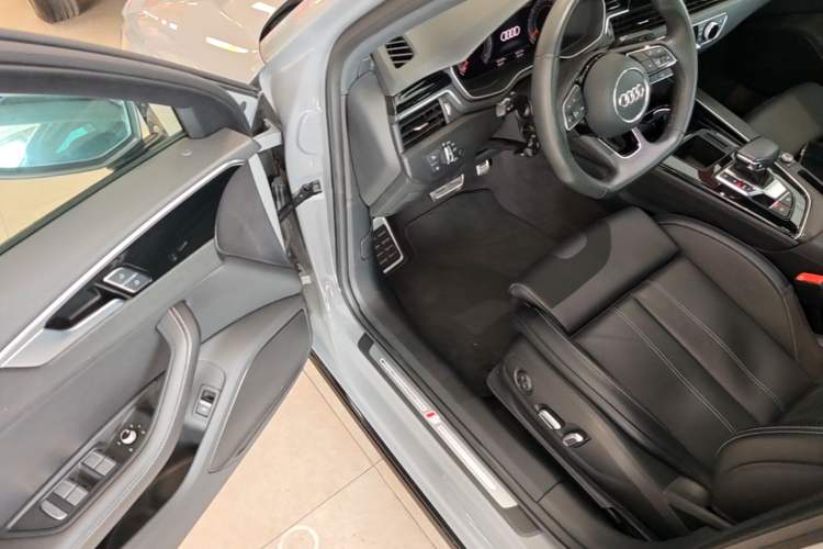 Used Audi A4L 2024 40 TFSI Luxury Dynamic Edition Driver Seat
