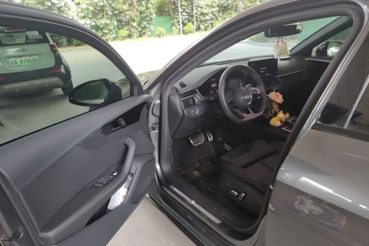 Used Audi A4L 2024 40 TFSI Luxury Dynamic Edition Driver Seat