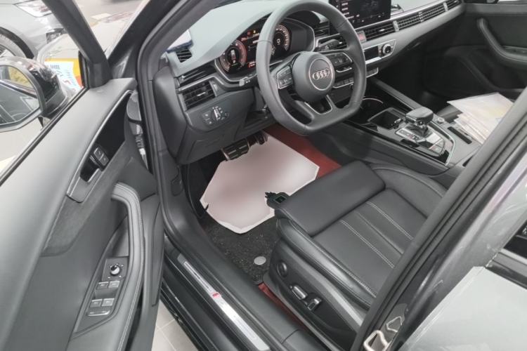 Used Audi A4L 2024 40 TFSI Luxury Dynamic Edition Driver Seat