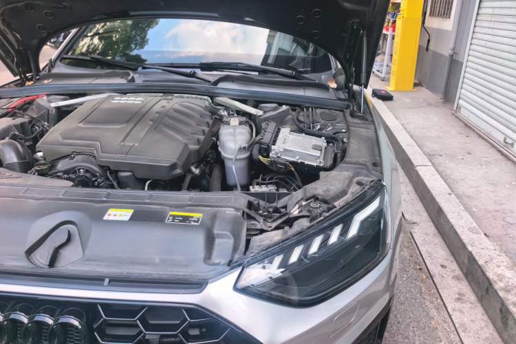 Used Audi A4L 2024 40 TFSI quattro RS Performance Package Engine Bay Left