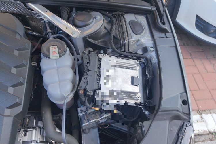 Used Audi A4L 2024 40 TFSI Luxury Dynamic Edition Engine Bay Left