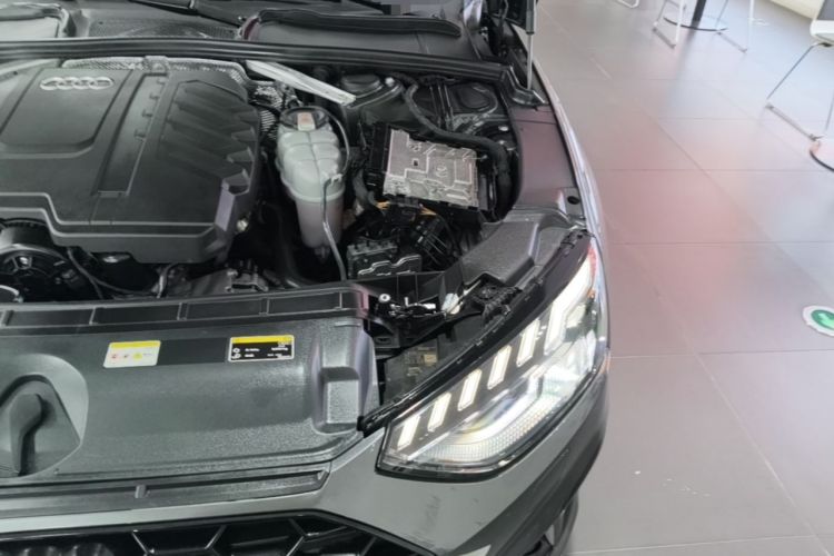Used Audi A4L 2024 45 TFSI quattro Prestige Dynamic Edition Engine Bay Left