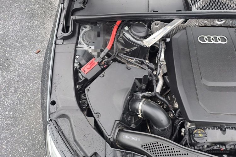 Used Audi A4L 2024 40 TFSI Luxury Dynamic Edition Engine Bay Right
