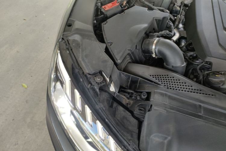 Used Audi A4L 2024 40 TFSI Luxury Dynamic Edition Engine Bay Right