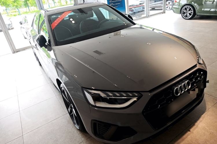 Used Audi A4L 2024 40 TFSI Luxury Dynamic Edition Front Right 45 Deg