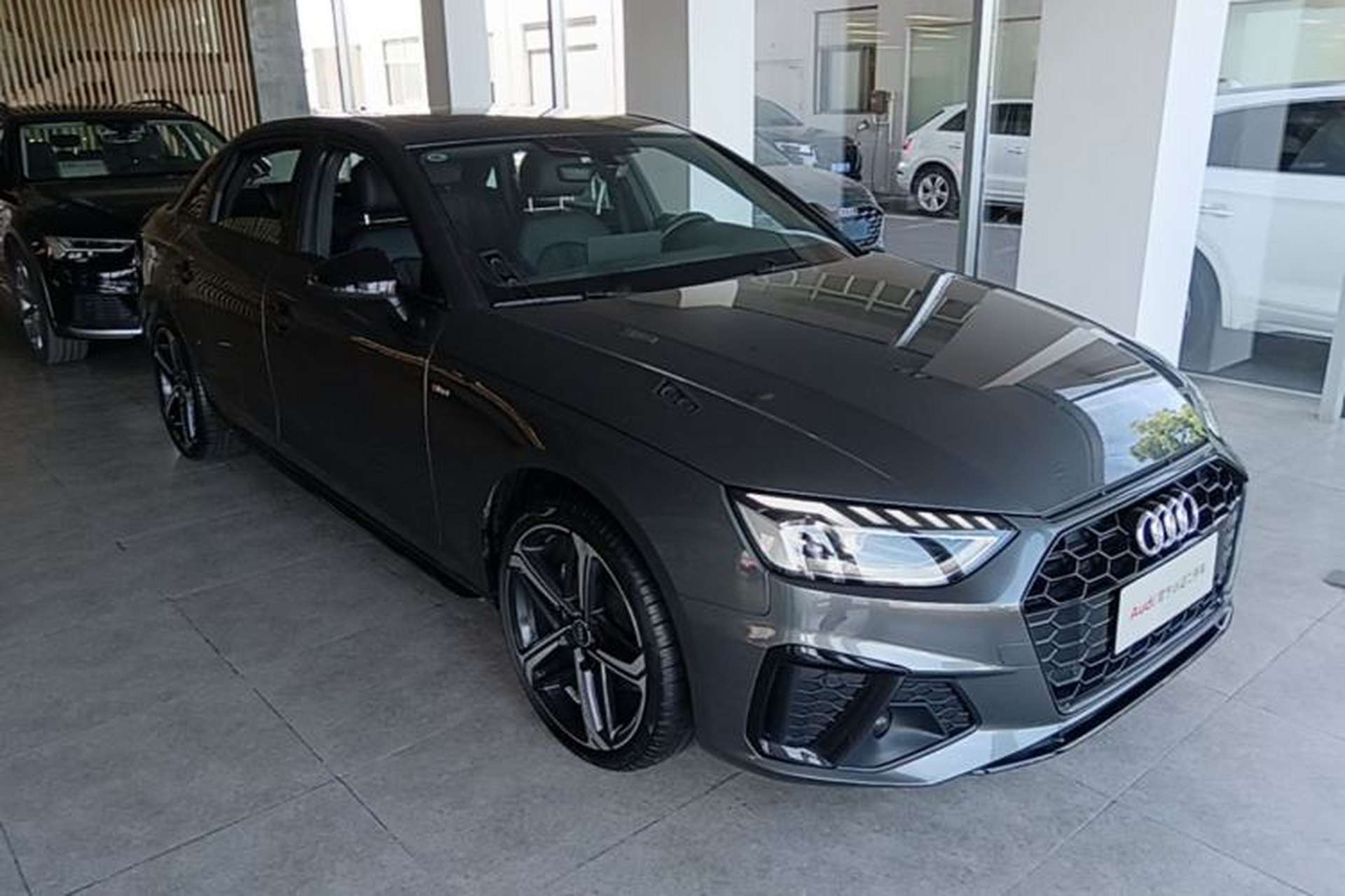 Used Audi A4L 2024 40 TFSI Luxury Dynamic Edition Front Right 45 Deg