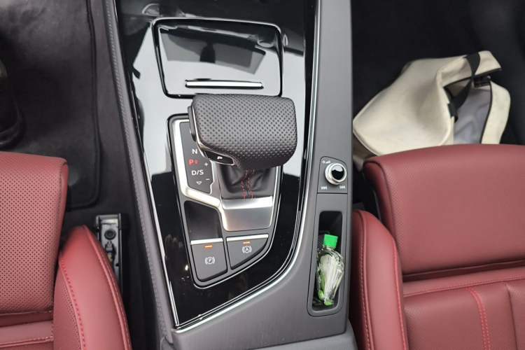 Used Audi A4L 2024 40 TFSI Luxury Dynamic Edition Gear Lever