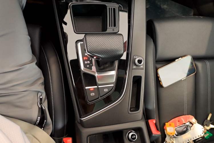 Used Audi A4L 2024 40 TFSI Luxury Dynamic Edition Gear Lever