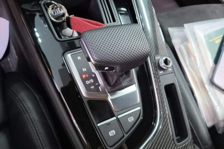 Used Audi A4L 2024 45 TFSI quattro Prestige Dynamic Edition Gear Lever