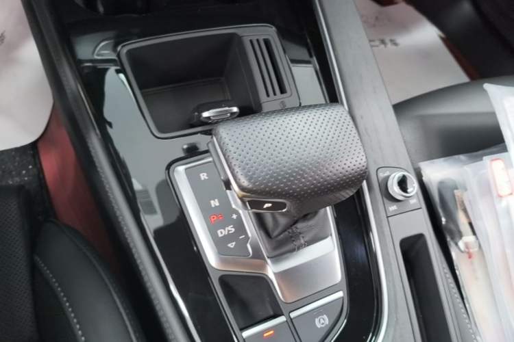 Used Audi A4L 2024 40 TFSI Luxury Dynamic Edition Gear Lever