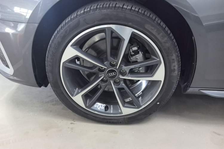 Used Audi A4L 2024 40 TFSI Fashion Dynamic Model Left Front Wheel Hub