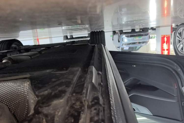 Used Audi A4L 2024 40 TFSI Fashion Dynamic Model Left Side Sill