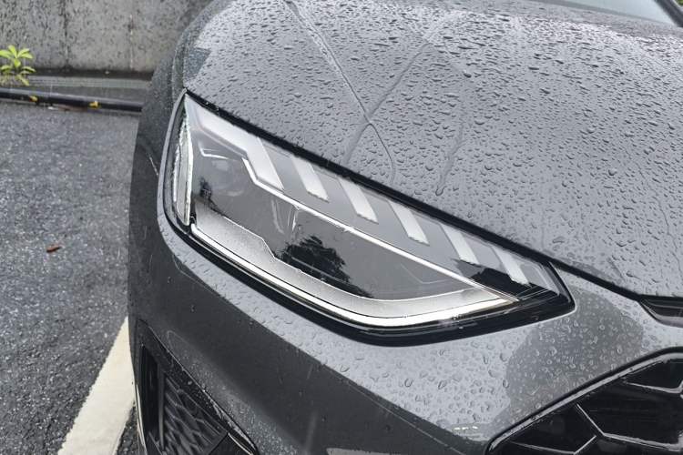 Used Audi A4L 2024 40 TFSI Luxury Dynamic Edition Right Front Headlight