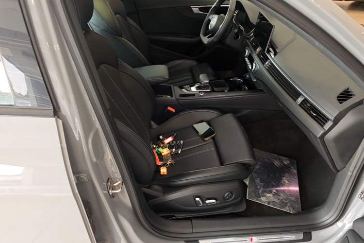Used Audi A4L 2024 40 TFSI Luxury Dynamic Edition Right Front Seat