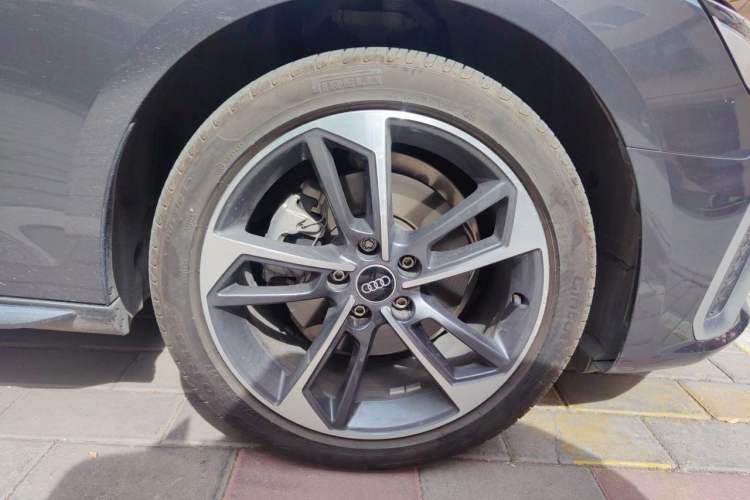 Used Audi A4L 2024 40 TFSI Fashion Dynamic Model Right Front Wheel Hub